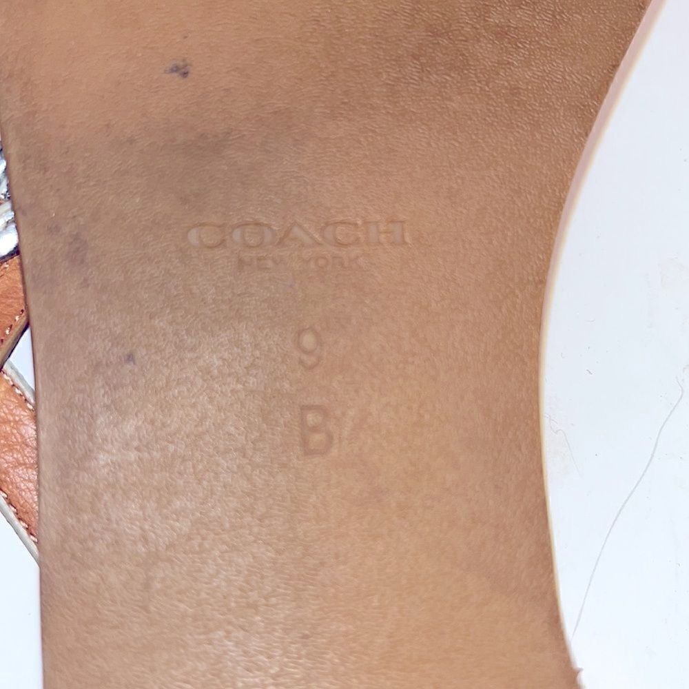 Coach silver & tan leather thong sandals - Picture 8 of 8